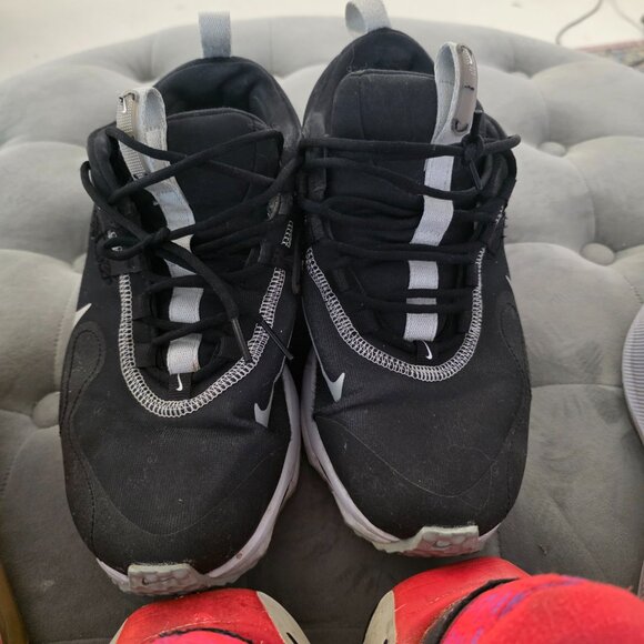 Nike Shoes, 10.5 Womens - Picture 3 of 9